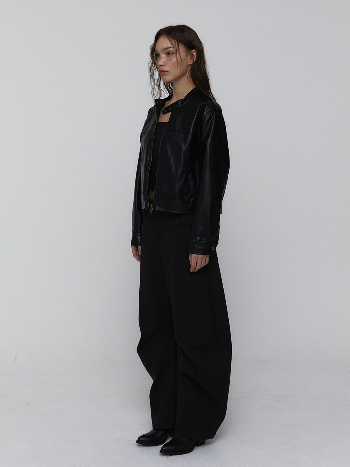 비수스(VISUS) Curved Cotton Pants_Black