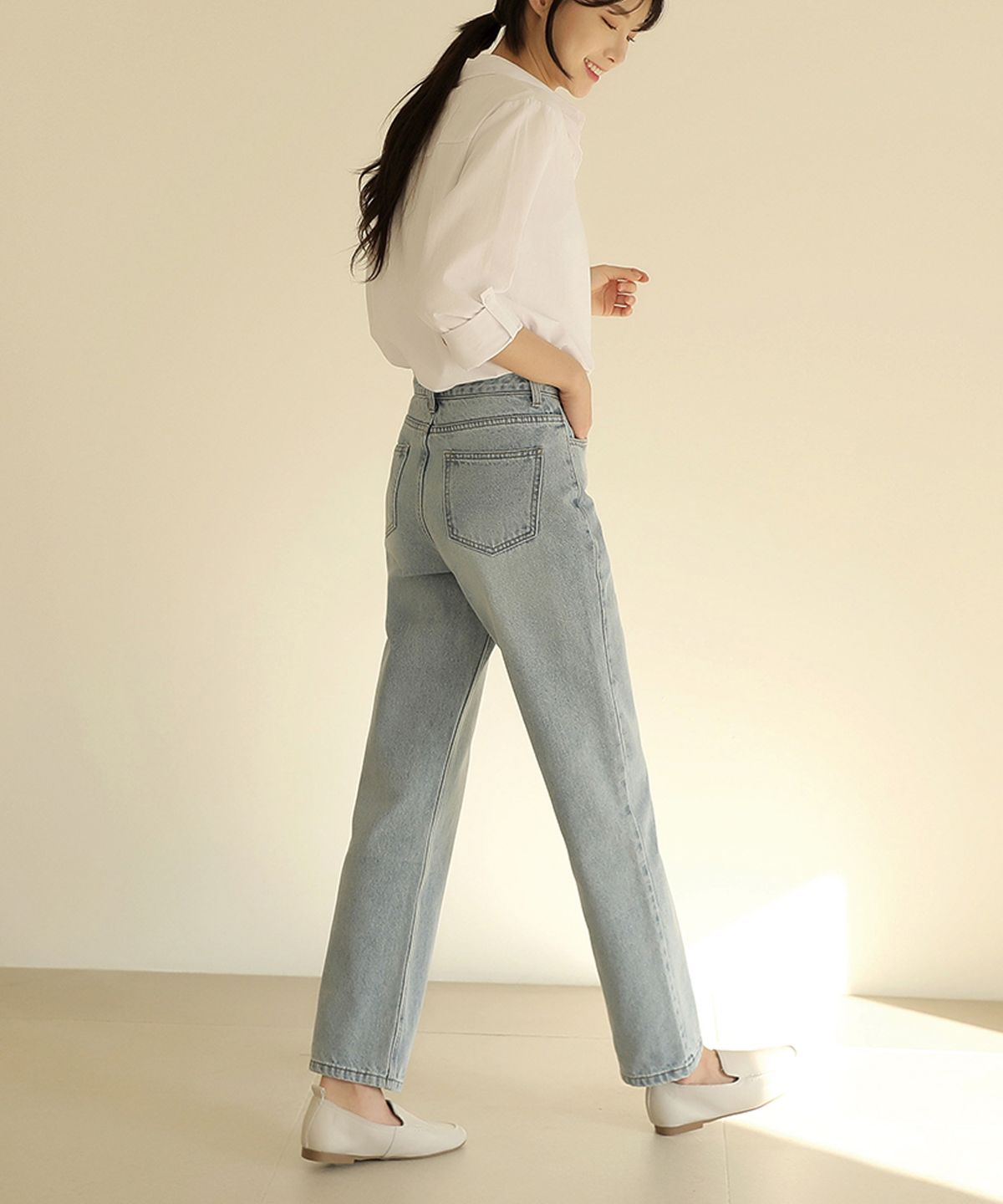 빼빼(BBAEBBAE) 빈티지워싱 세미와이드 일자데님팬츠