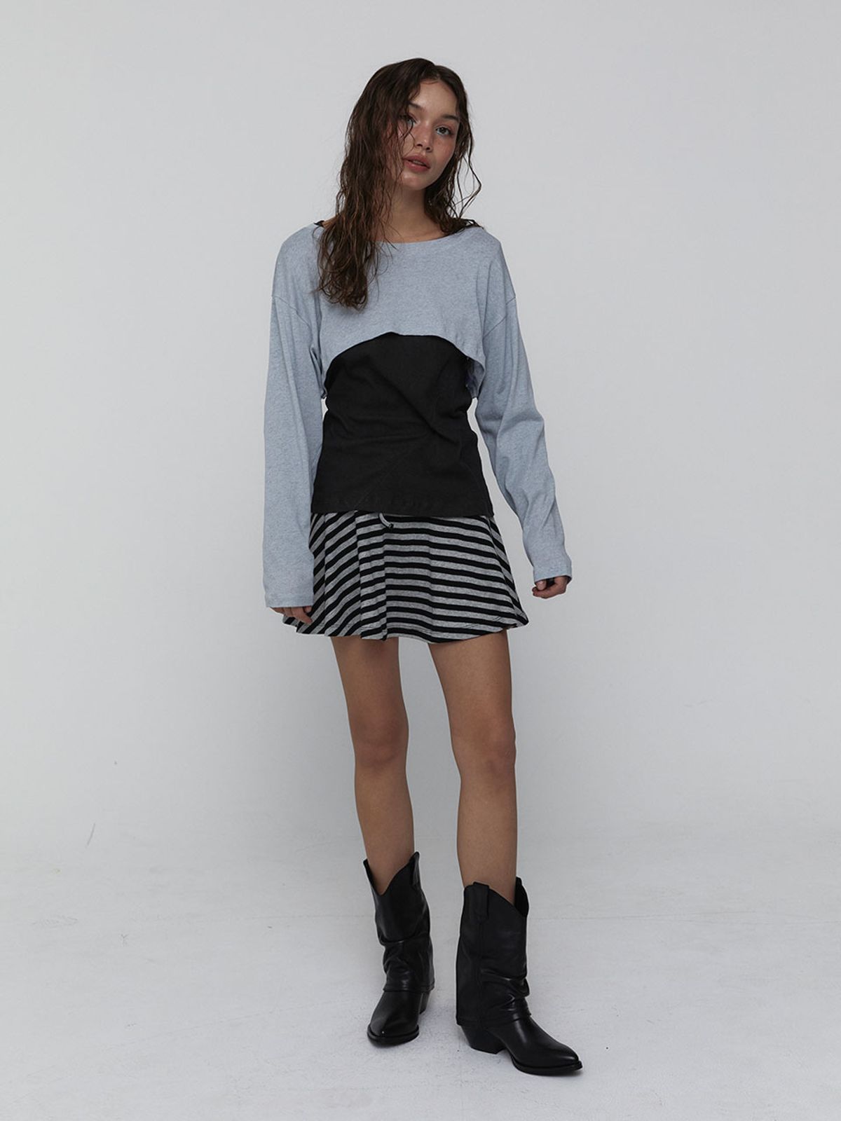 비수스(VISUS) Striped Mini Skirt_Charcoal