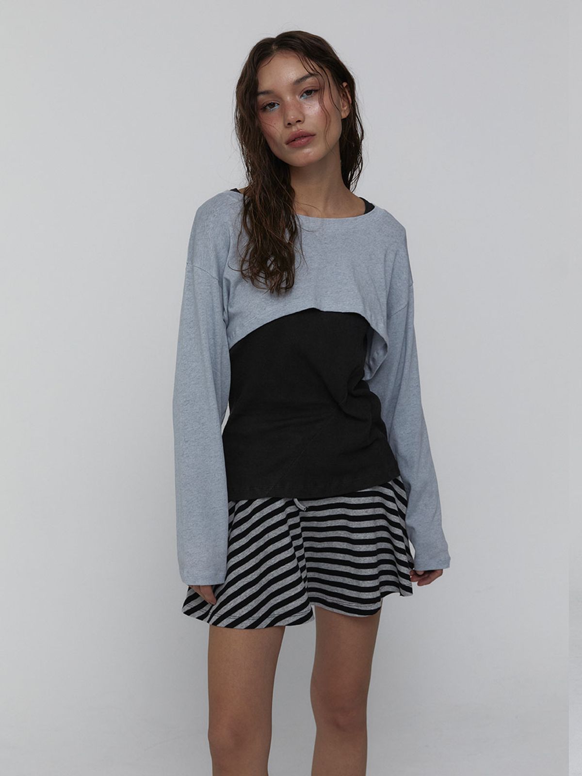 비수스(VISUS) Striped Mini Skirt_Charcoal