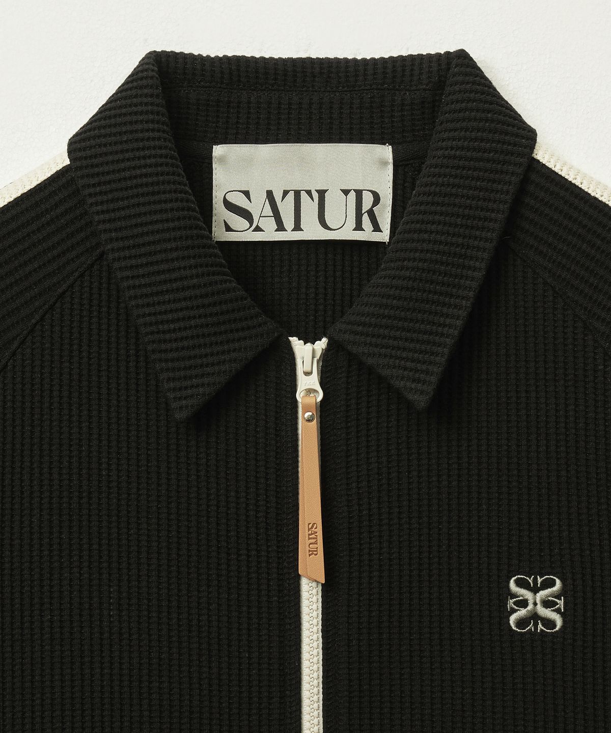 세터(SATUR) (W) 로턴 와플 칼라 트랙 집업 자켓 블랙