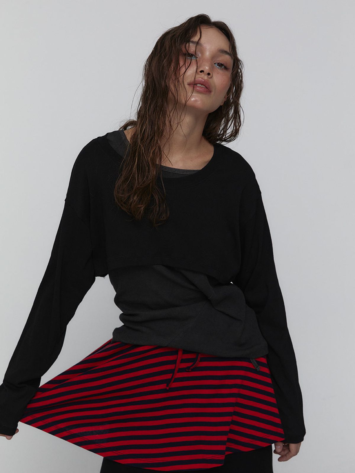 비수스(VISUS) Cotton Cropped Top_Black