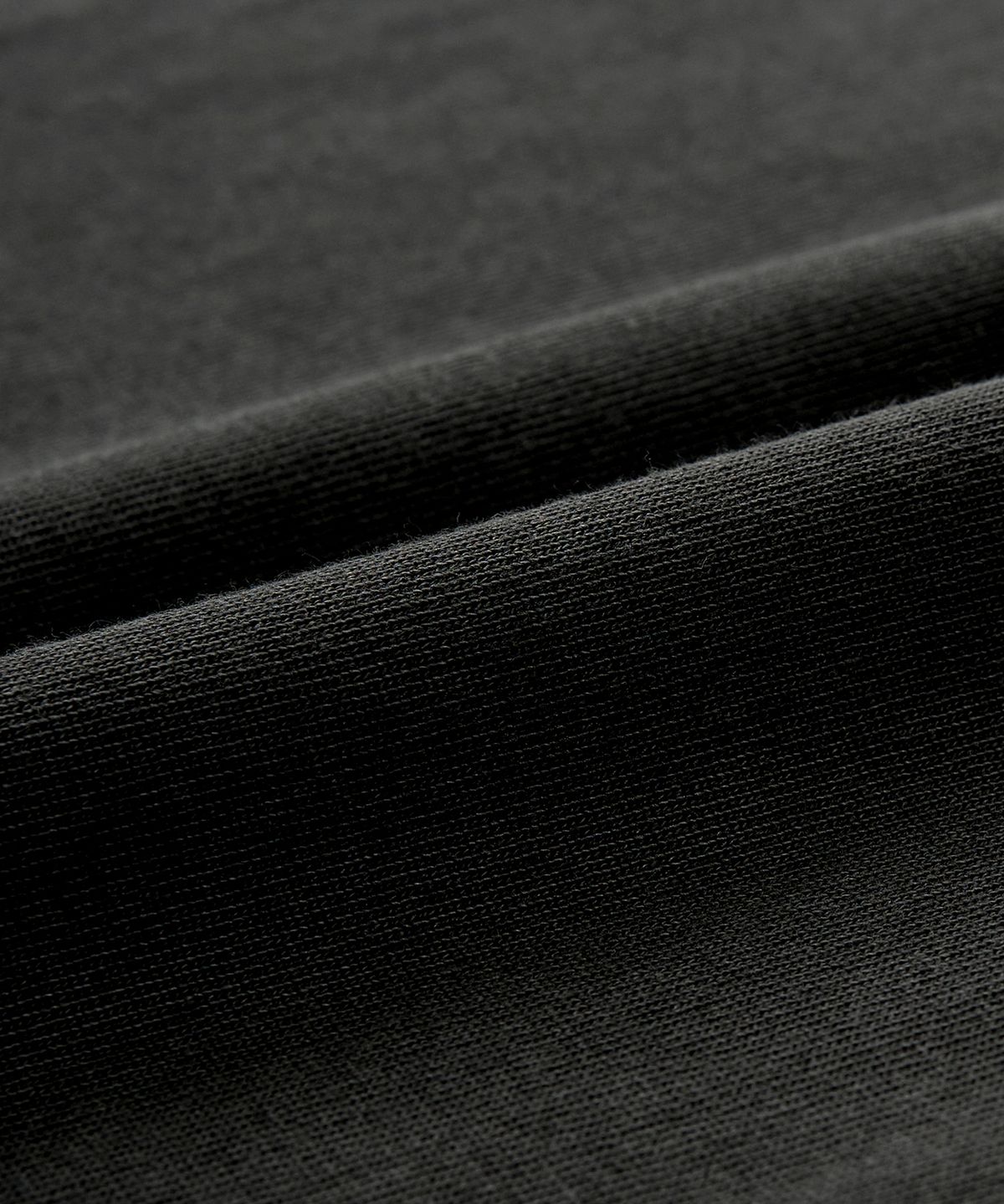 토피(TOFFEE) 피그먼트 크롭드 티 (BLACK)