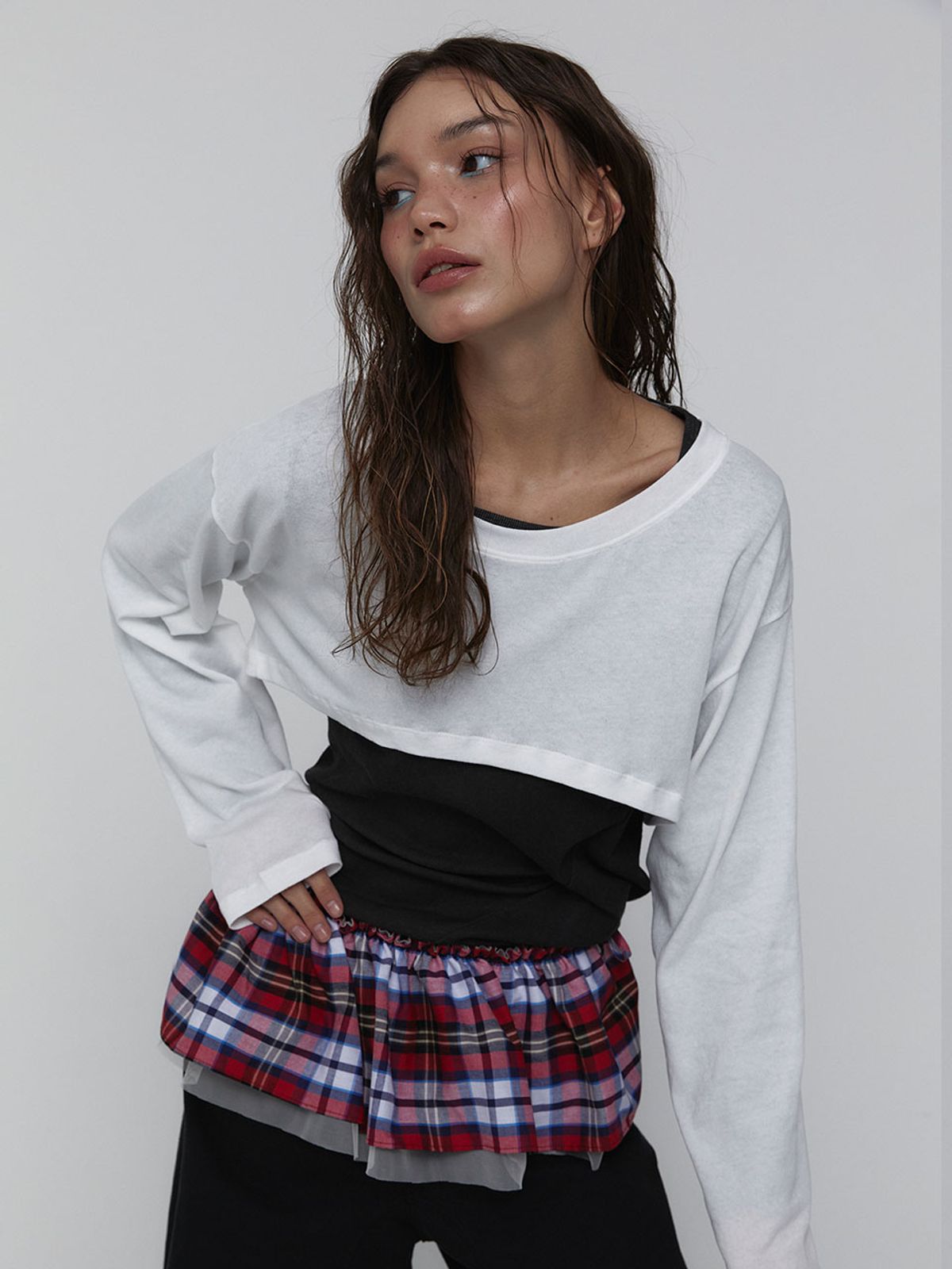 비수스(VISUS) Cotton Cropped Top_White