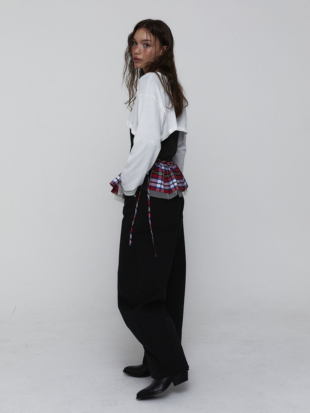 비수스(VISUS) Cotton Cropped Top_White