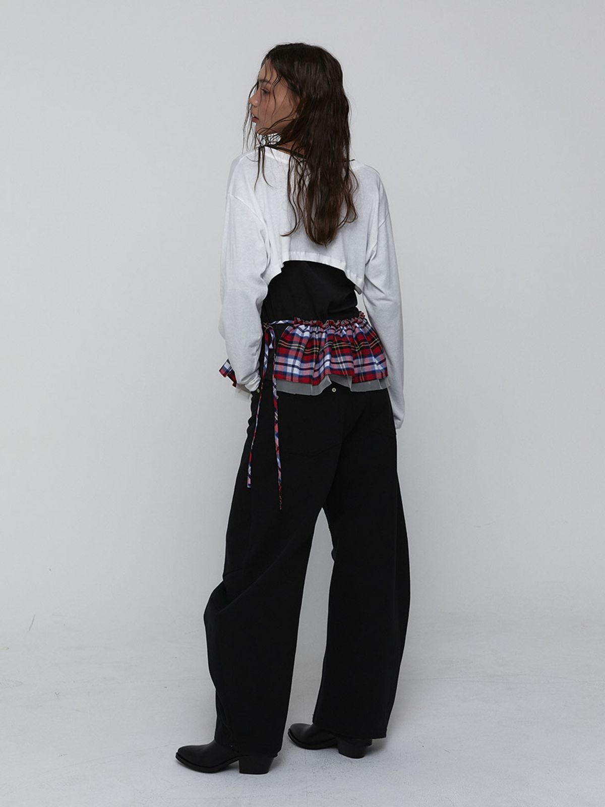 비수스(VISUS) Cotton Cropped Top_White