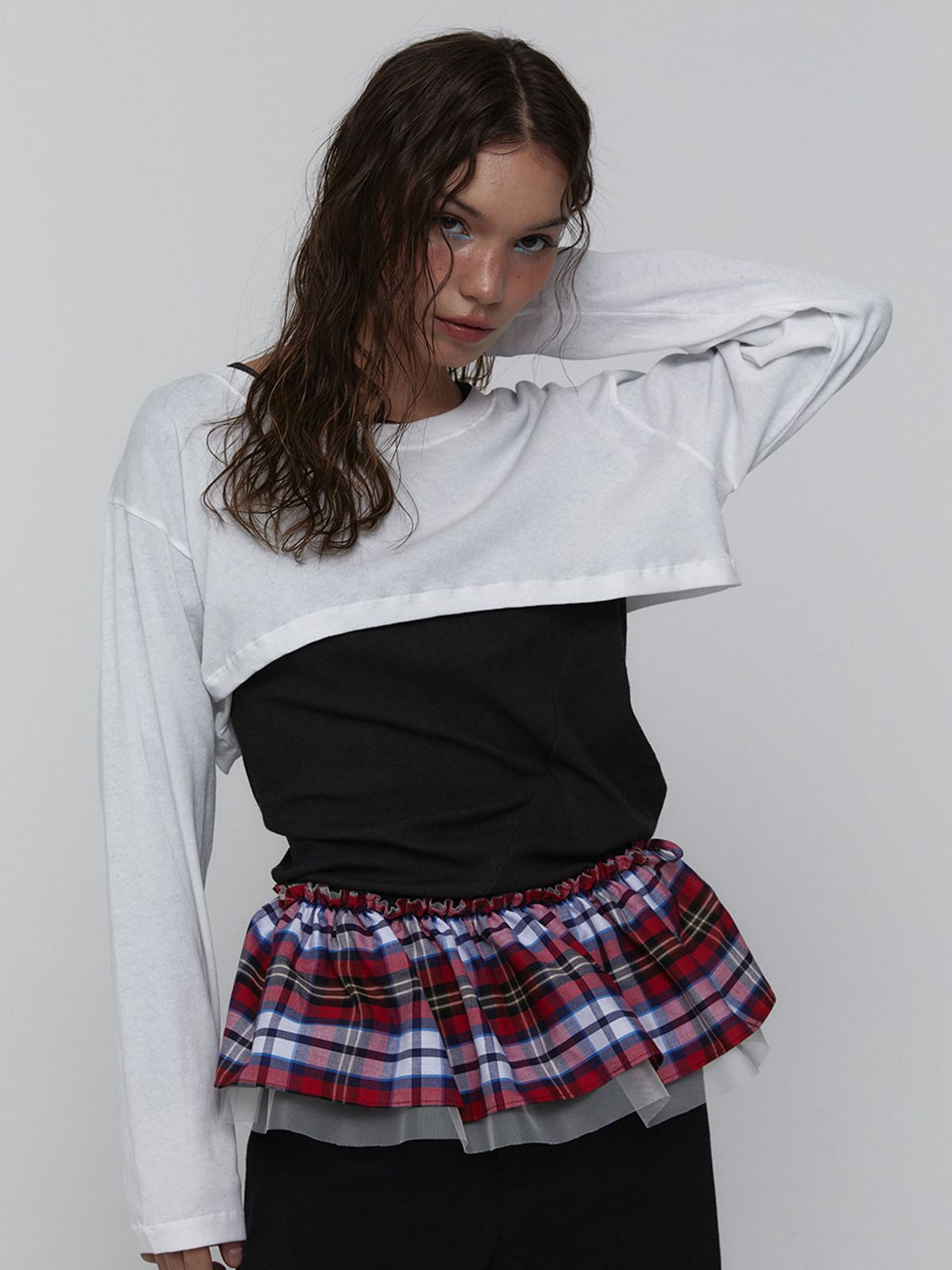 비수스(VISUS) Cotton Cropped Top_White