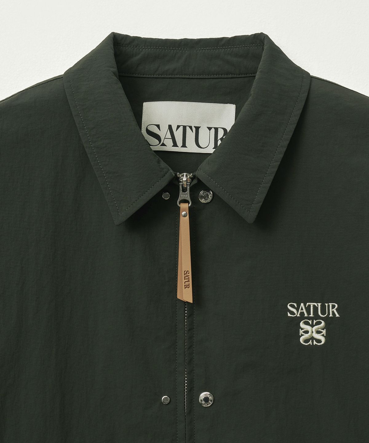 세터(SATUR) 테오 나일론 코치 자켓 딥 그린