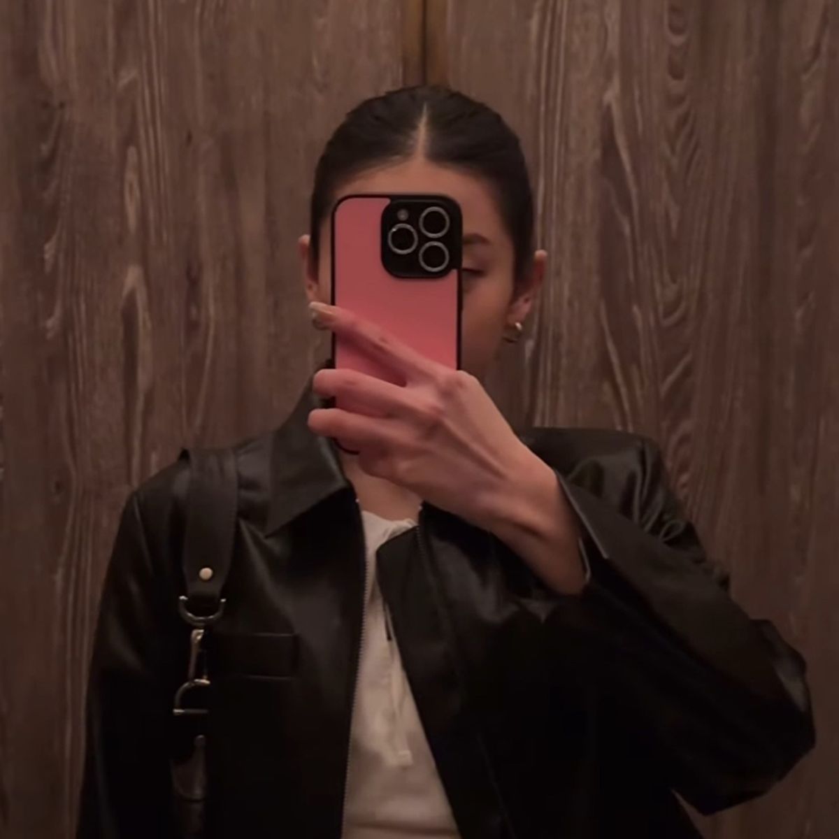 림보(LIMBO) 아이폰 맥세이프 핑크 분홍 컬러 실크 케이스 디자인 핸드폰
