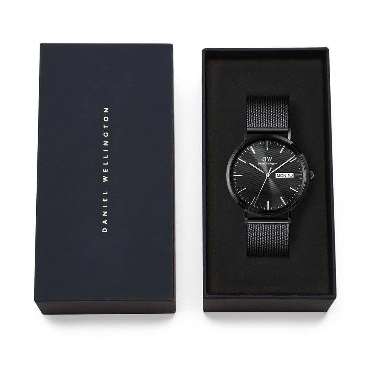 다니엘 웰링턴(DANIEL WELLINGTON) CLASSIC DAY DISPLAY ONYX 데이데이트 블랙메탈 손목시계