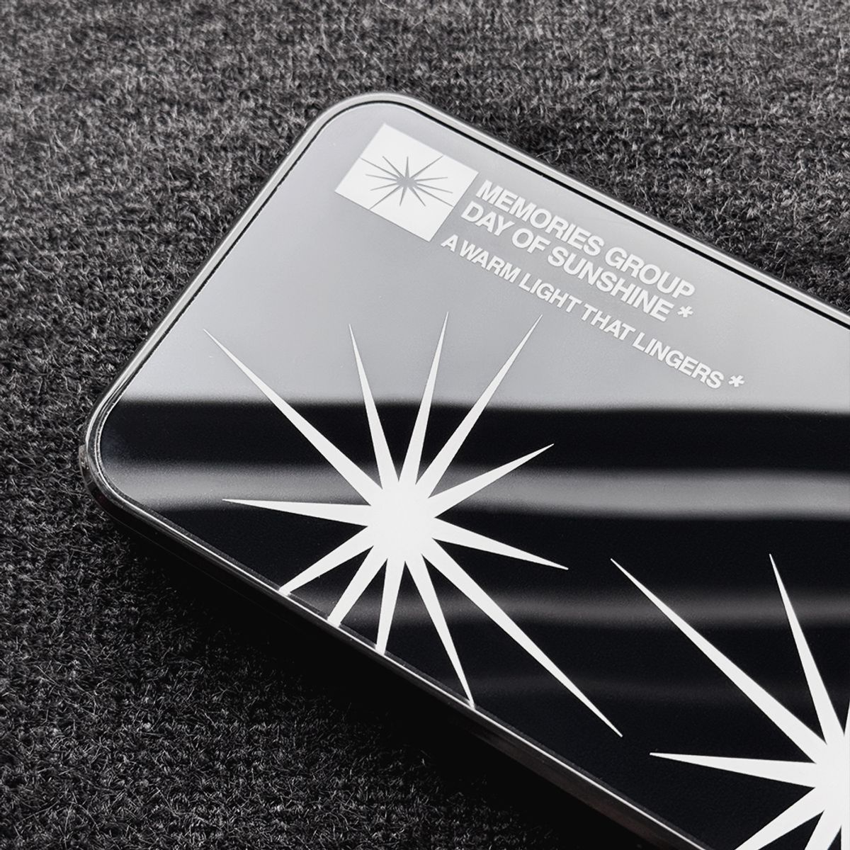 메모리즈바운더리(MEMORIESBOUNDARY) Radiant Days Graphic Phone Case(Glass_BK)/(MagSafe)