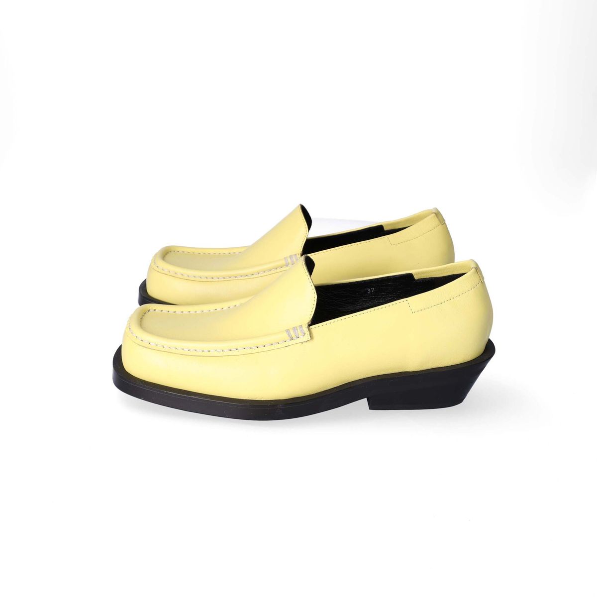 누스미크(NUOSMIQ) NARI Loafers Lemon