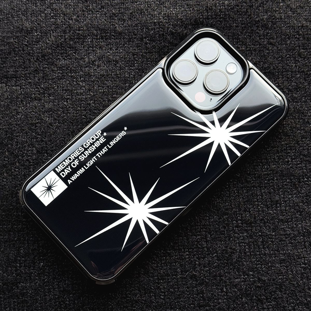 메모리즈바운더리(MEMORIESBOUNDARY) Radiant Days Graphic Phone Case (Epoxy_BK)