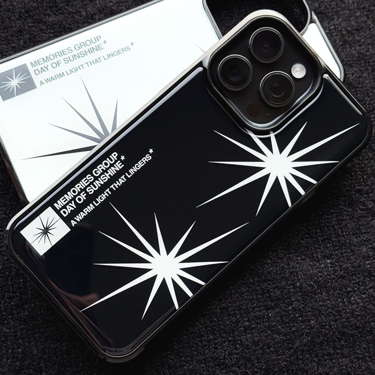 메모리즈바운더리(MEMORIESBOUNDARY) Radiant Days Graphic Phone Case (Epoxy_BK)