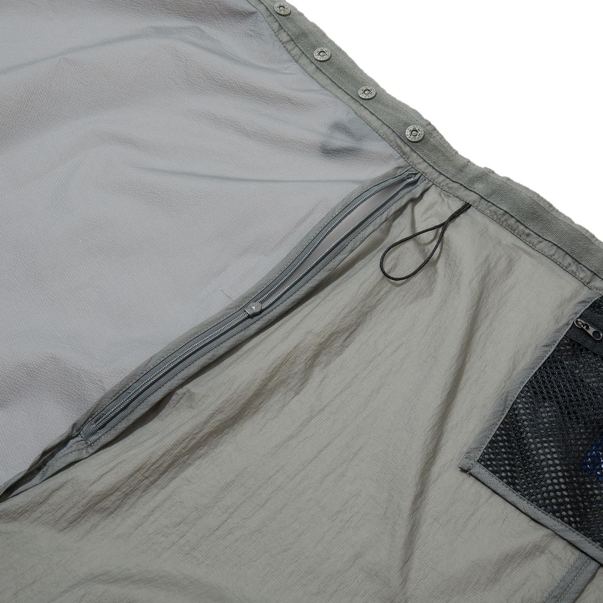 펜필드(PENFIELD) 패커블 나일론 카고 랩스커트 그레이_FR2WS70U