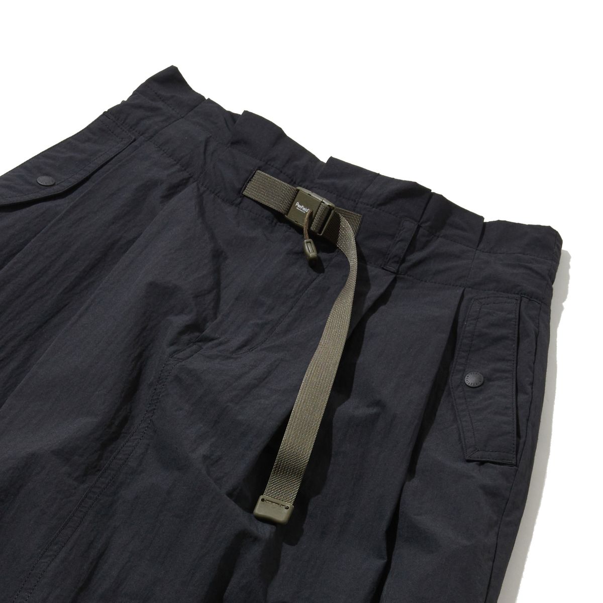 펜필드(PENFIELD) CN 하이웨이스트 투턱 H라인 스커트 블랙_FR2WS61F