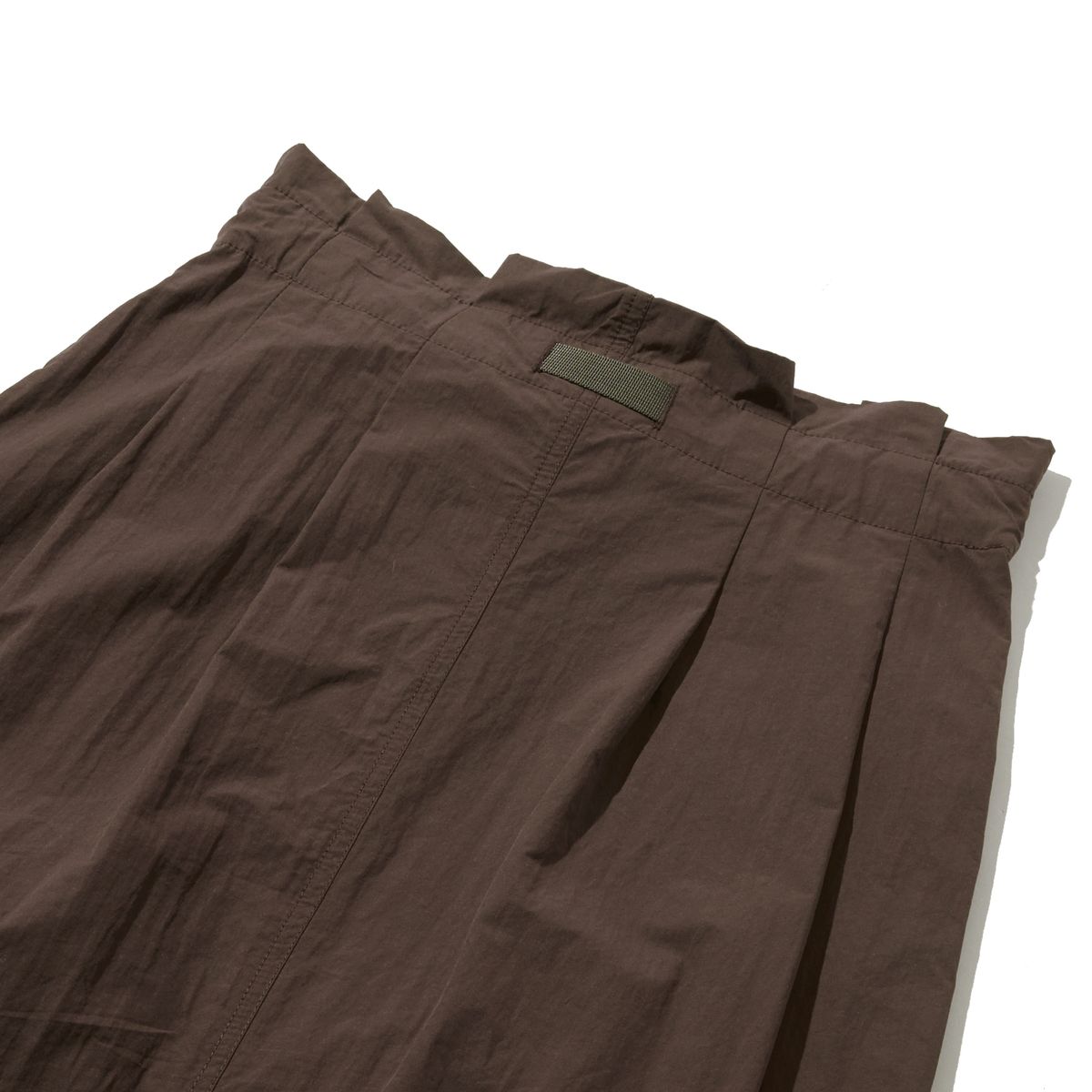 펜필드(PENFIELD) CN 하이웨이스트 투턱 H라인 스커트 브라운_FR2WS60F