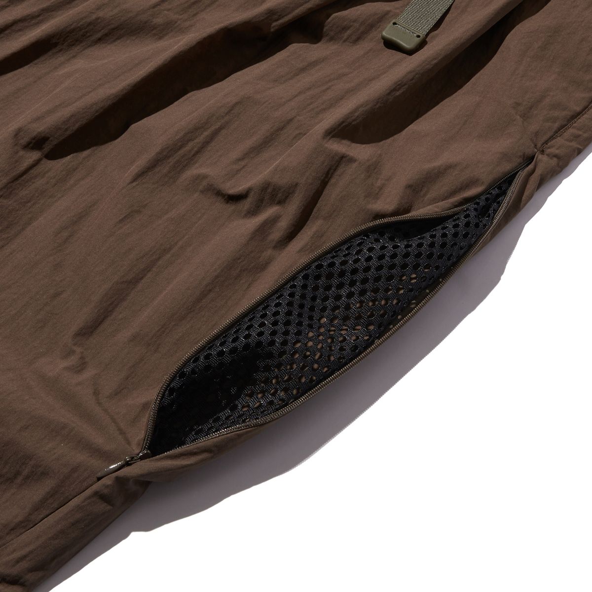 펜필드(PENFIELD) CN 하이웨이스트 투턱 벌룬팬츠 브라운_FR2WP51U
