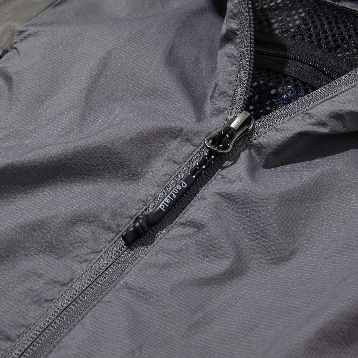 펜필드(PENFIELD) 나일론 컬러 블락 유틸리티 후드 베스트 그레이_FR2WV50F
