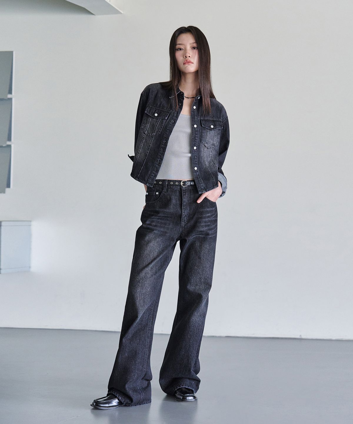 데케트 우먼(DECET WOMEN) Cropped Denim Shirts DCWSH001BlackA