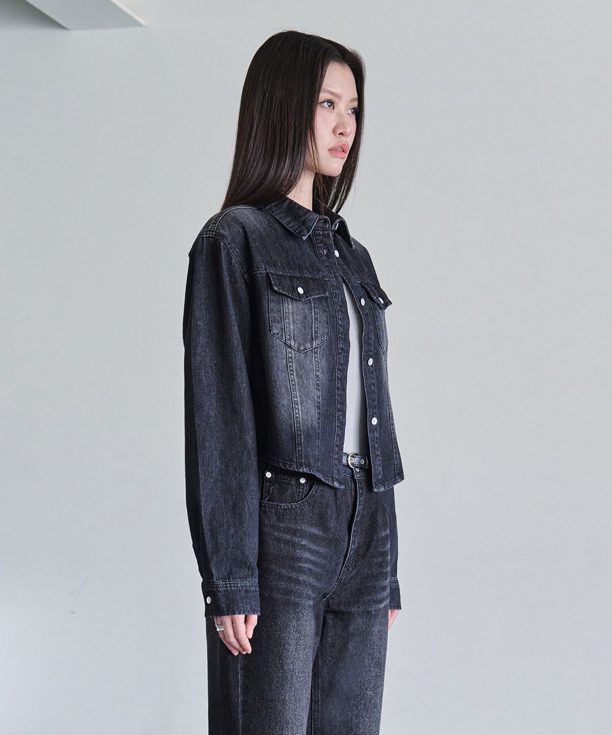 데케트 우먼(DECET WOMEN) Cropped Denim Shirts DCWSH001BlackA