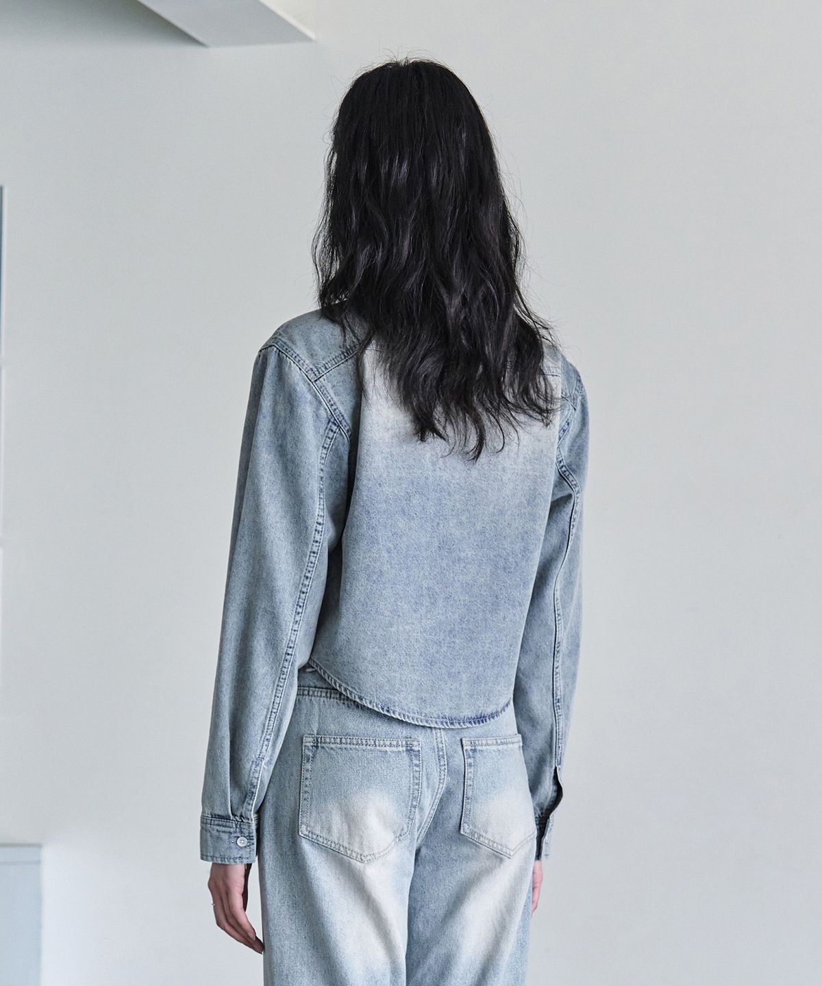 데케트 우먼(DECET WOMEN) Cropped Denim Shirts DCWSH001LBlueA