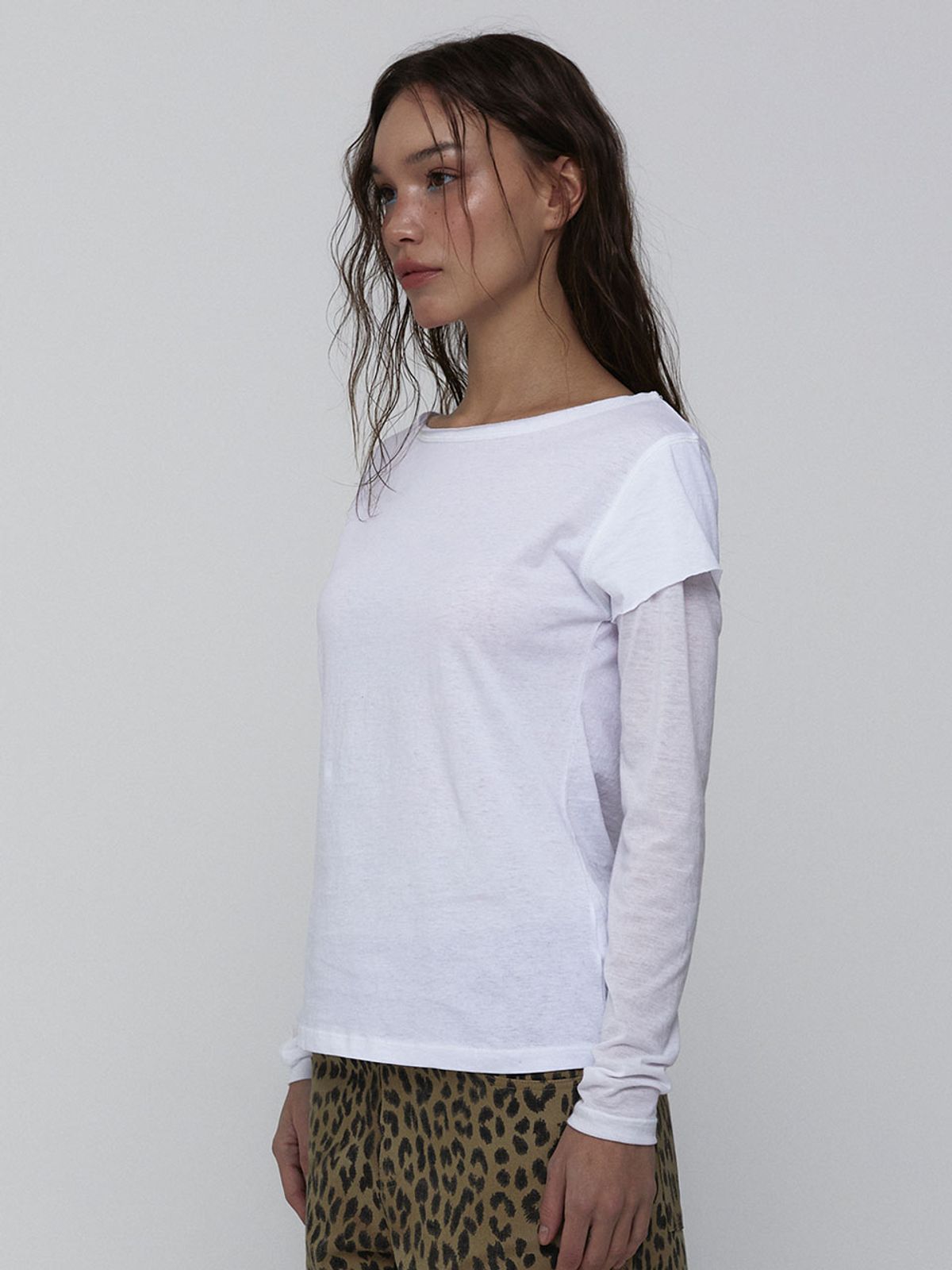 비수스(VISUS) Layered Long Sleeve Top_White