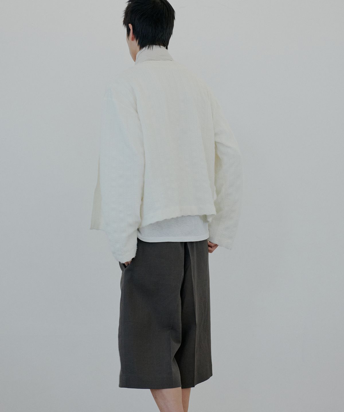 누아클레(NUAKLE) 린넨 버뮤다 팬츠_카키 브라운
