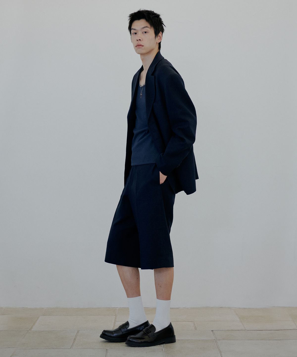 누아클레(NUAKLE) 린넨 버뮤다 팬츠_네이비