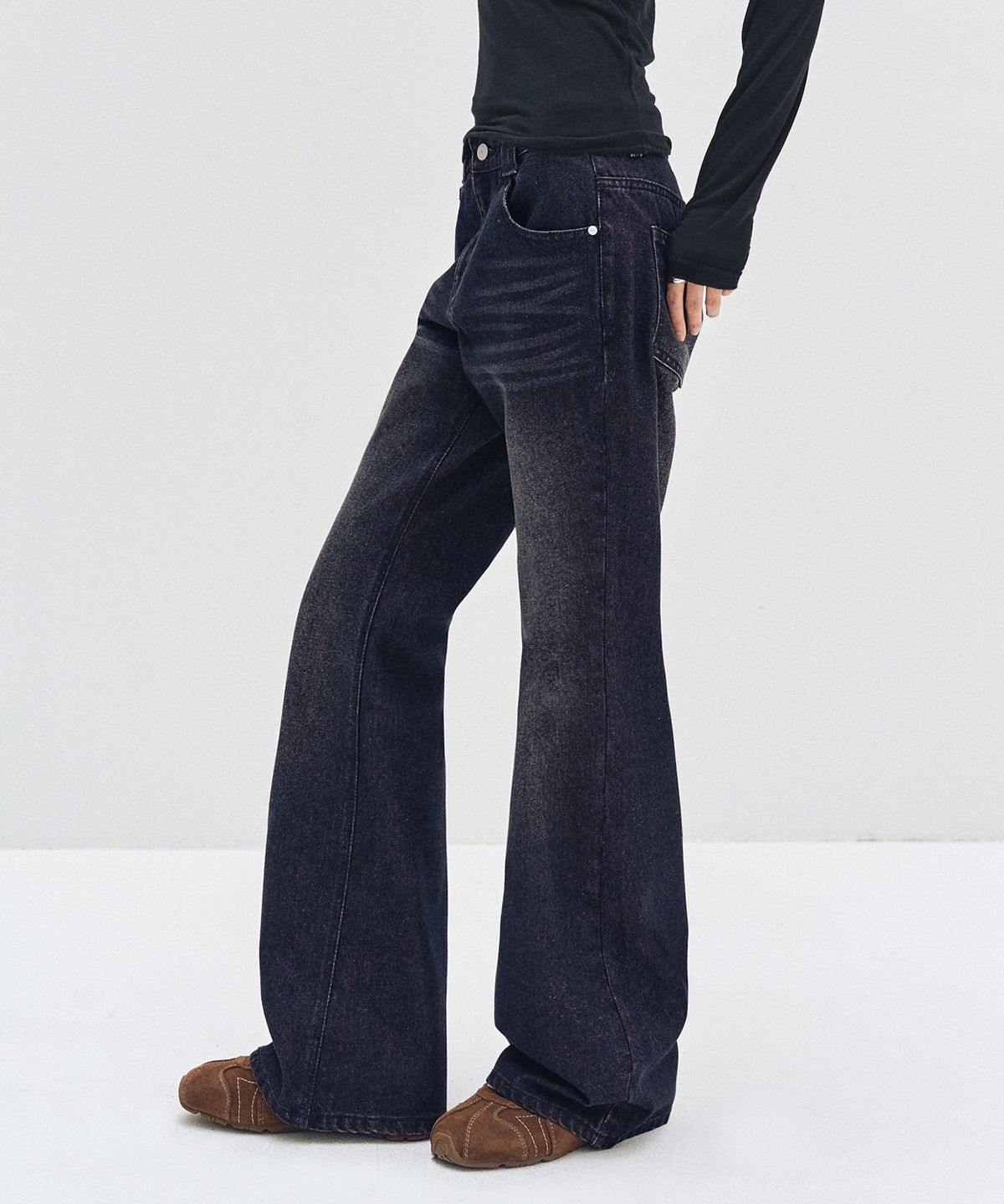 데케트 우먼(DECET WOMEN) Signature Low Rise Semi Flared Jeans DCWPT003BlackPink