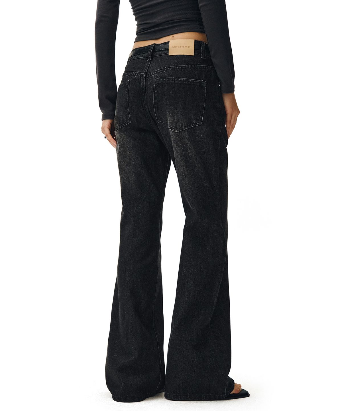 데케트 우먼(DECET WOMEN) Signature Low Rise Semi Flared Jeans DCWPT003BlackB