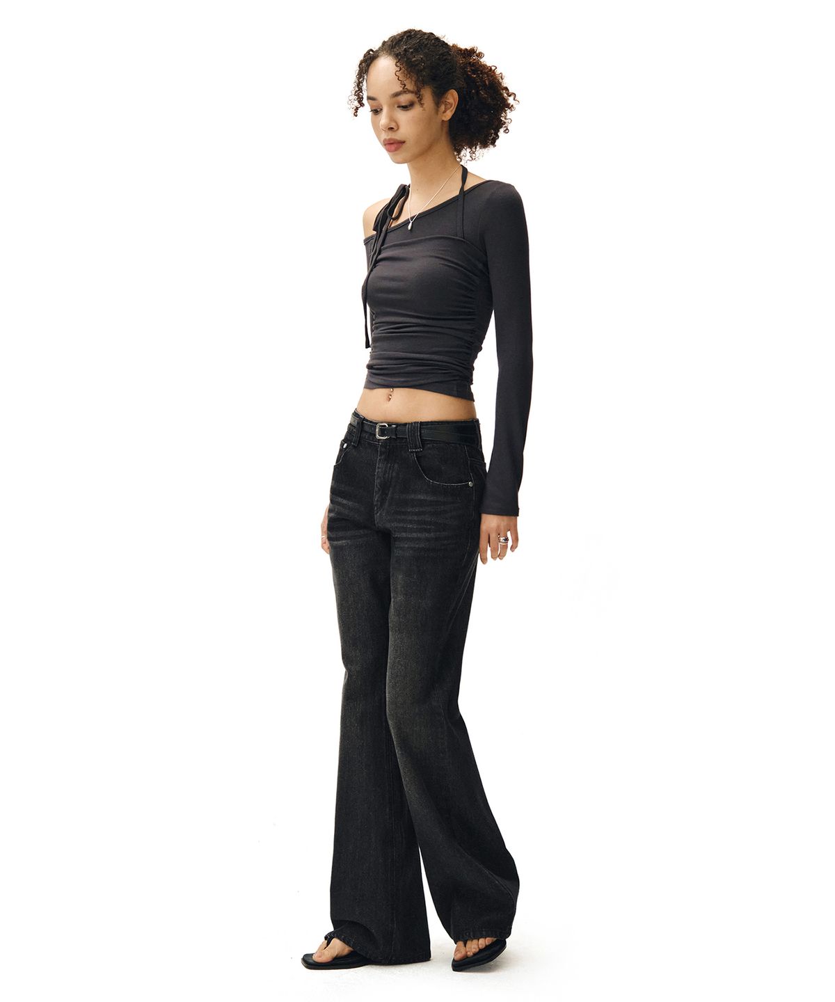 데케트 우먼(DECET WOMEN) Signature Low Rise Semi Flared Jeans DCWPT003BlackB