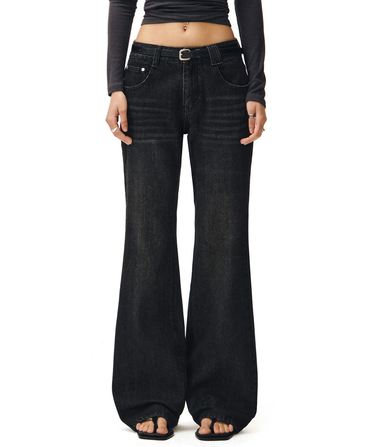 데케트 우먼(DECET WOMEN) Signature Low Rise Semi Flared Jeans DCWPT003BlackB