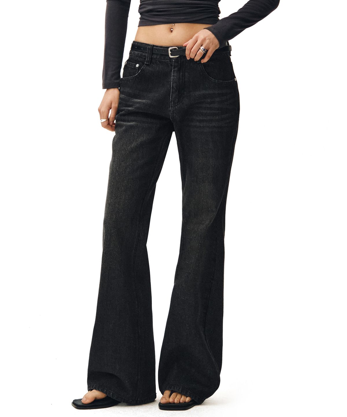 데케트 우먼(DECET WOMEN) Signature Low Rise Semi Flared Jeans DCWPT003BlackB
