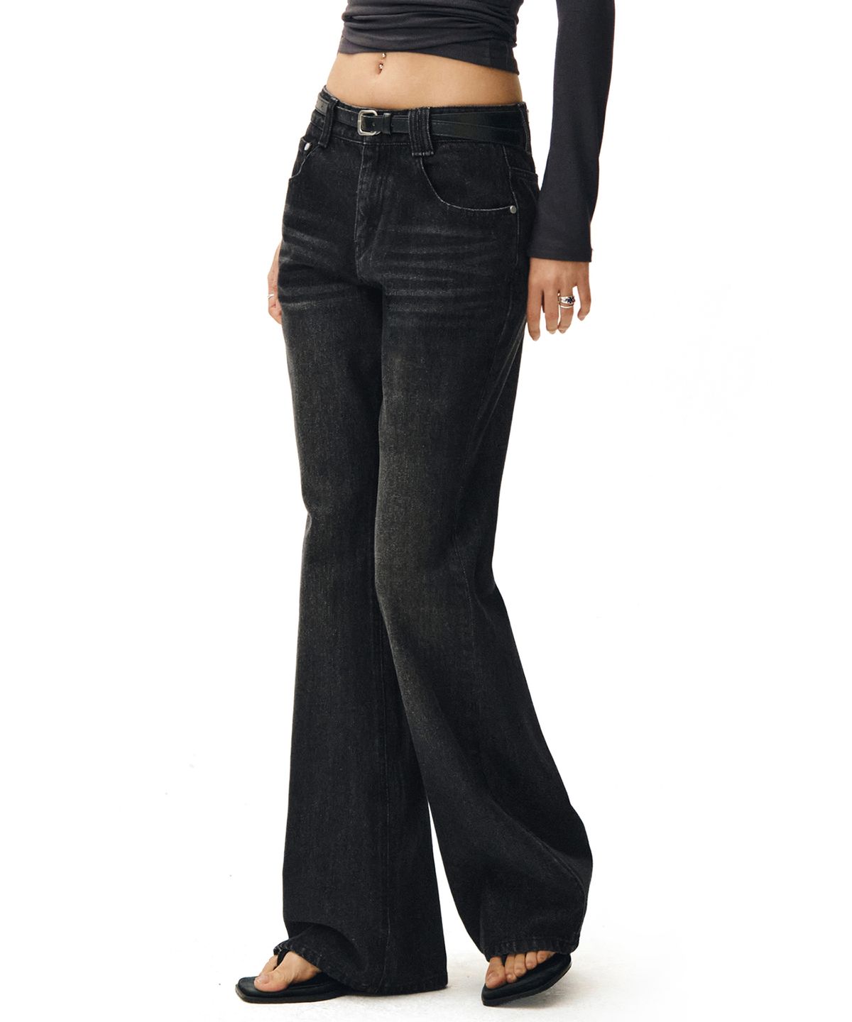 데케트 우먼(DECET WOMEN) Signature Low Rise Semi Flared Jeans DCWPT003BlackB