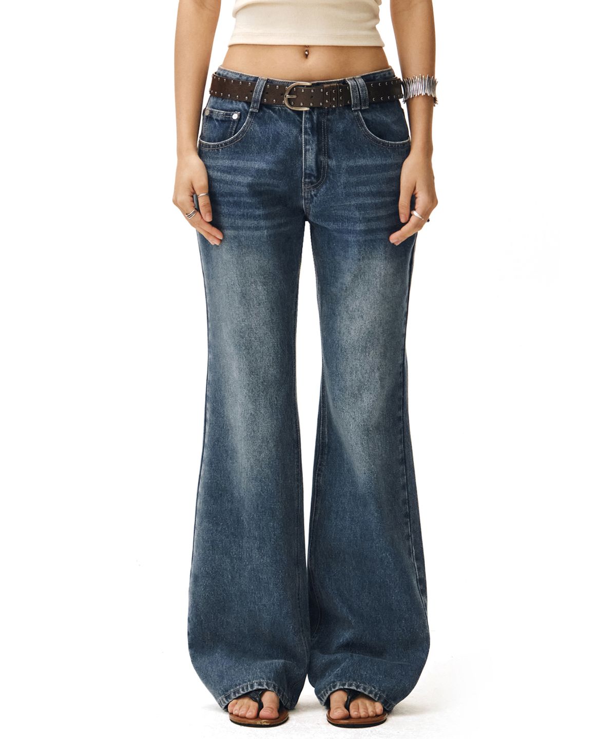데케트 우먼(DECET WOMEN) Signature Low Rise Semi Flared Jeans DCWPT003BlueB