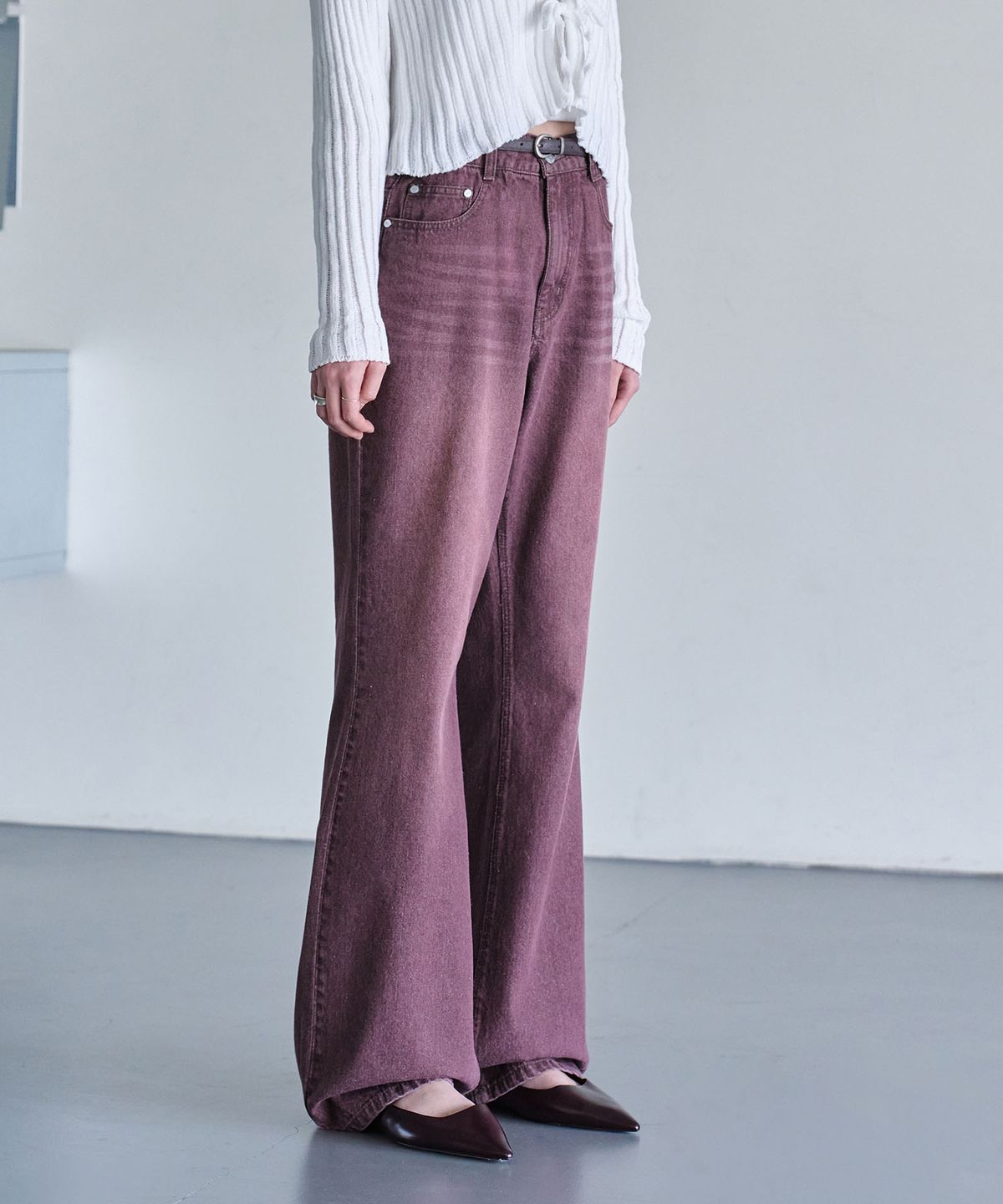 데케트 우먼(DECET WOMEN) Signature Semi Flared Jeans DCWPT002Wine