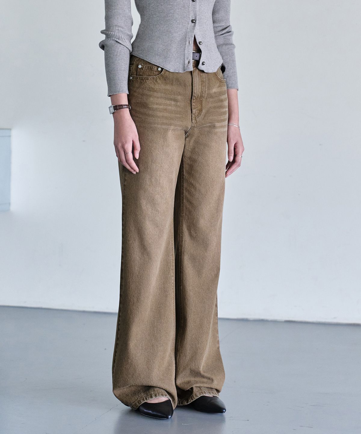 데케트 우먼(DECET WOMEN) Signature Semi Flared Jeans DCWPT002Brown