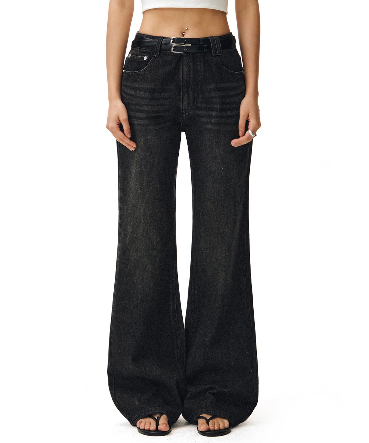데케트 우먼(DECET WOMEN) Signature Semi Flared Jeans DCWPT002BlackB