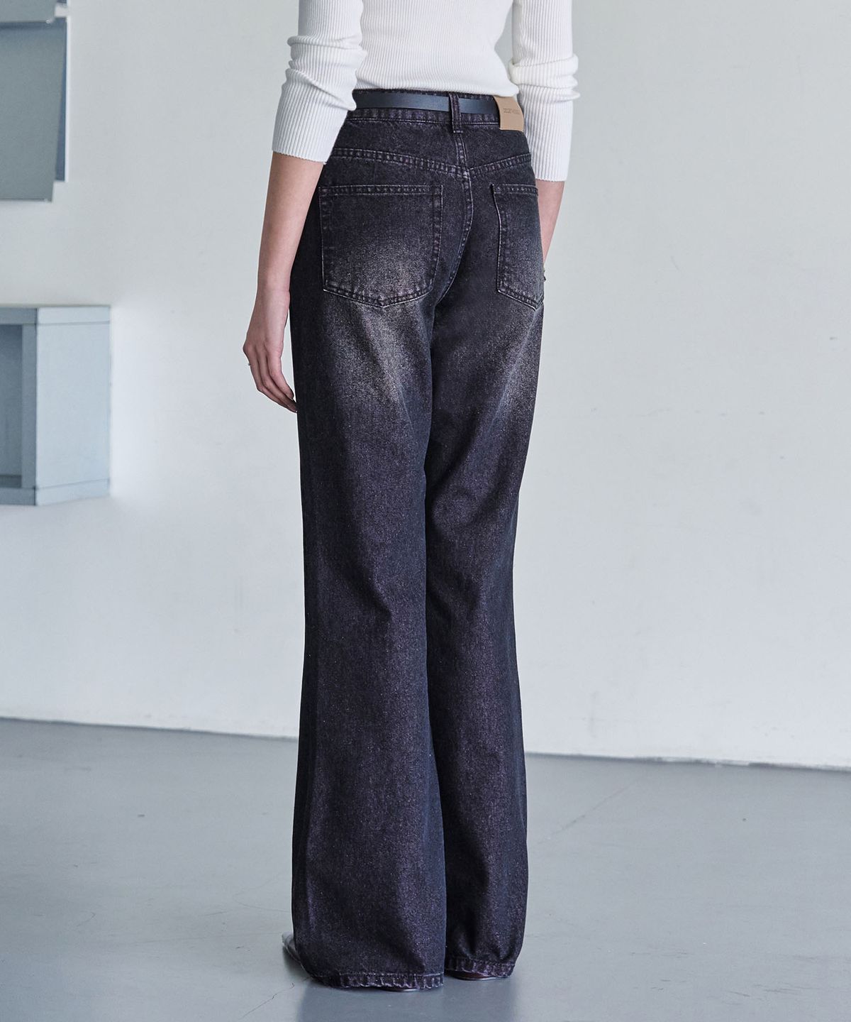 데케트 우먼(DECET WOMEN) Signature Semi Flared Jeans DCWPT002BlackPink