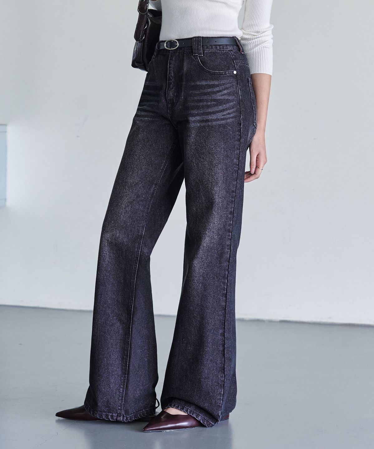 데케트 우먼(DECET WOMEN) Signature Semi Flared Jeans DCWPT002BlackPink