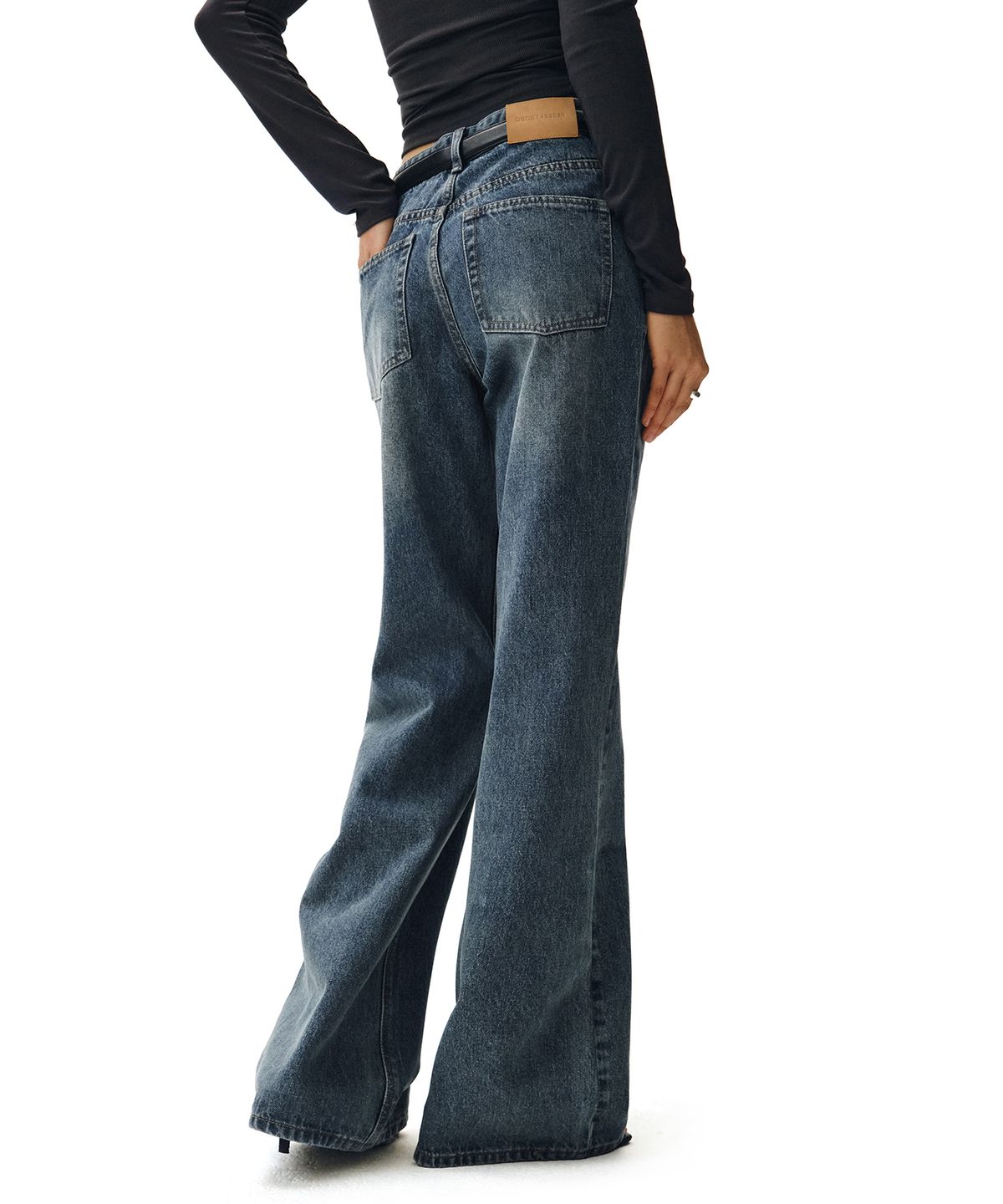 데케트 우먼(DECET WOMEN) Signature Semi Flared Jeans DCWPT002BlueB