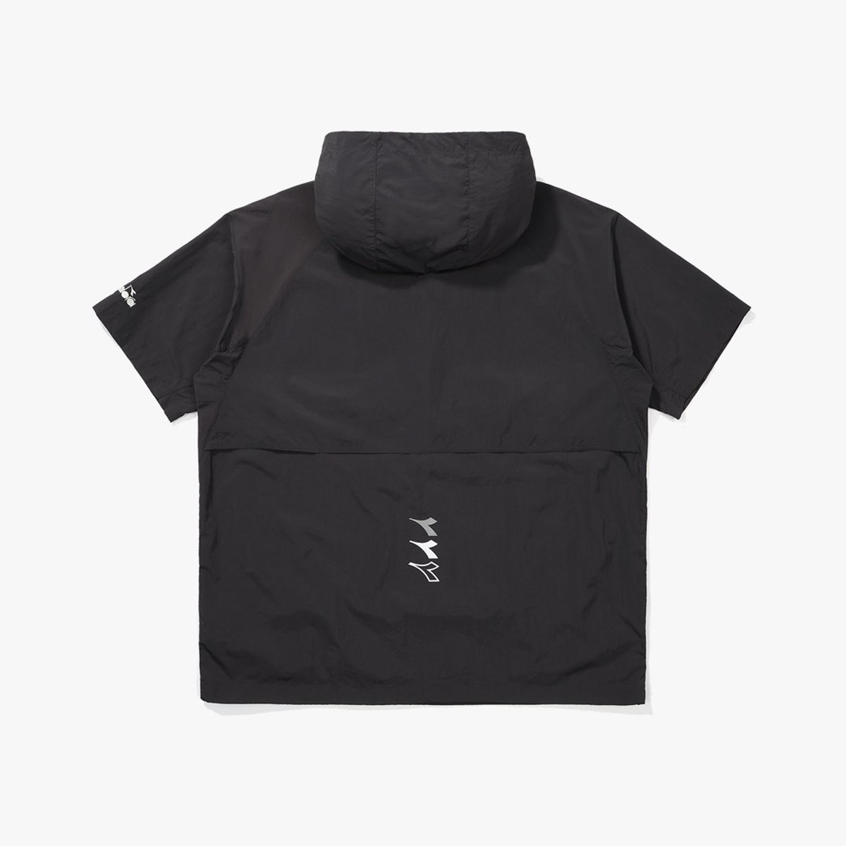 디아도라(diadora) 컴피 후드 반팔 아노락 GREY