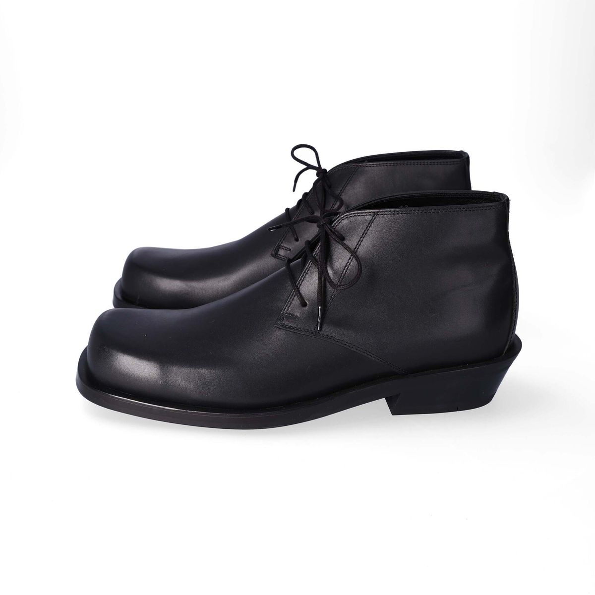 누스미크(NUOSMIQ) BASA Chukka Boots Black