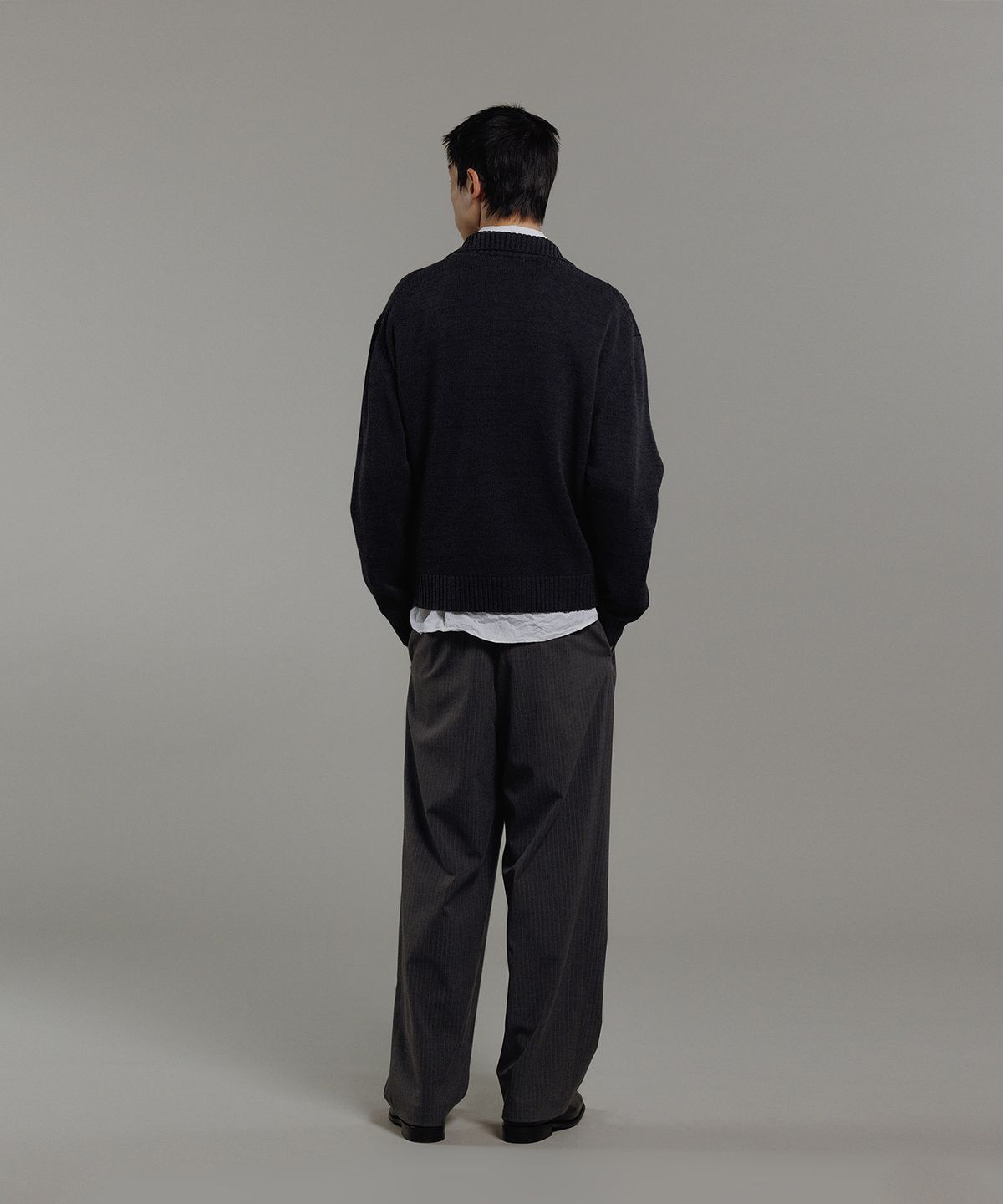 블랭크룸(BLANKROOM) V 카라 니트_NATURAL KHAKI