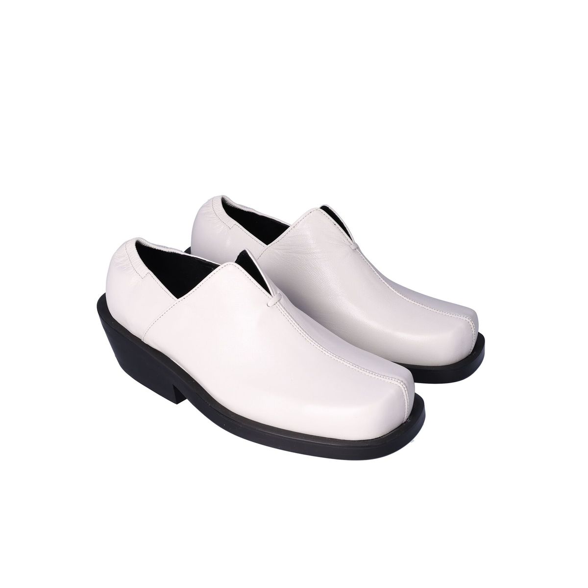 누스미크(NUOSMIQ) NUJAN Slip-Loafers Ivory