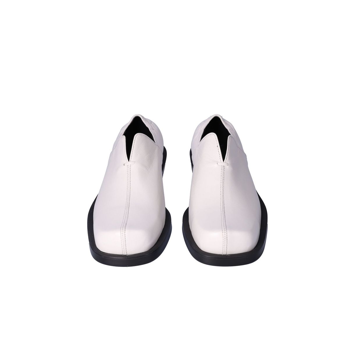 누스미크(NUOSMIQ) NUJAN Slip-Loafers Ivory