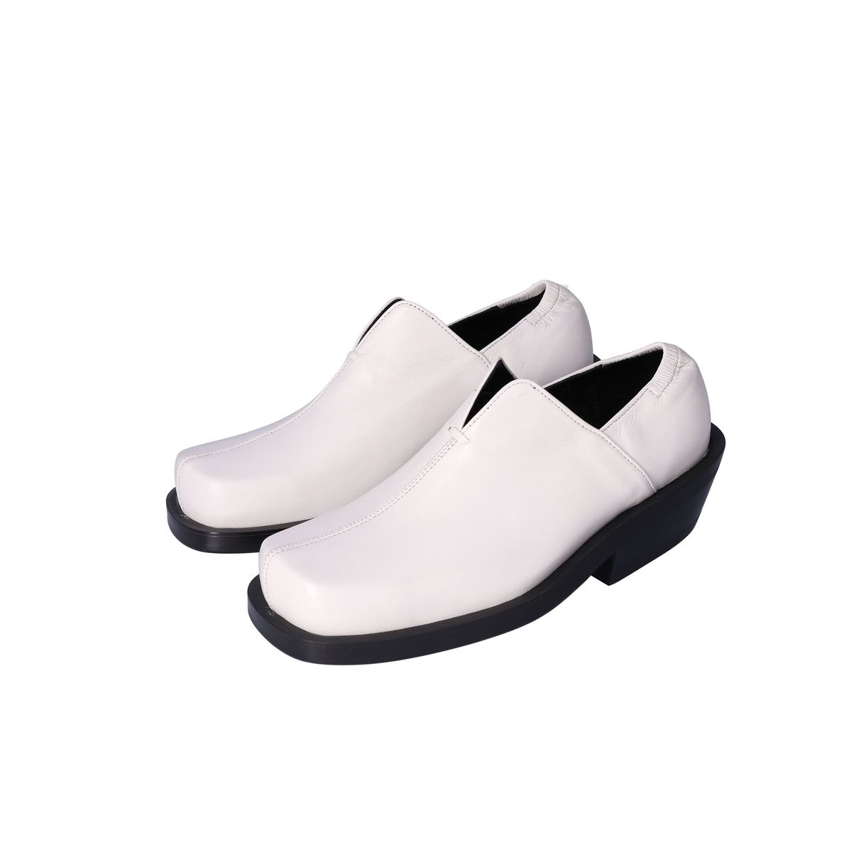 누스미크(NUOSMIQ) NUJAN Slip-Loafers Ivory