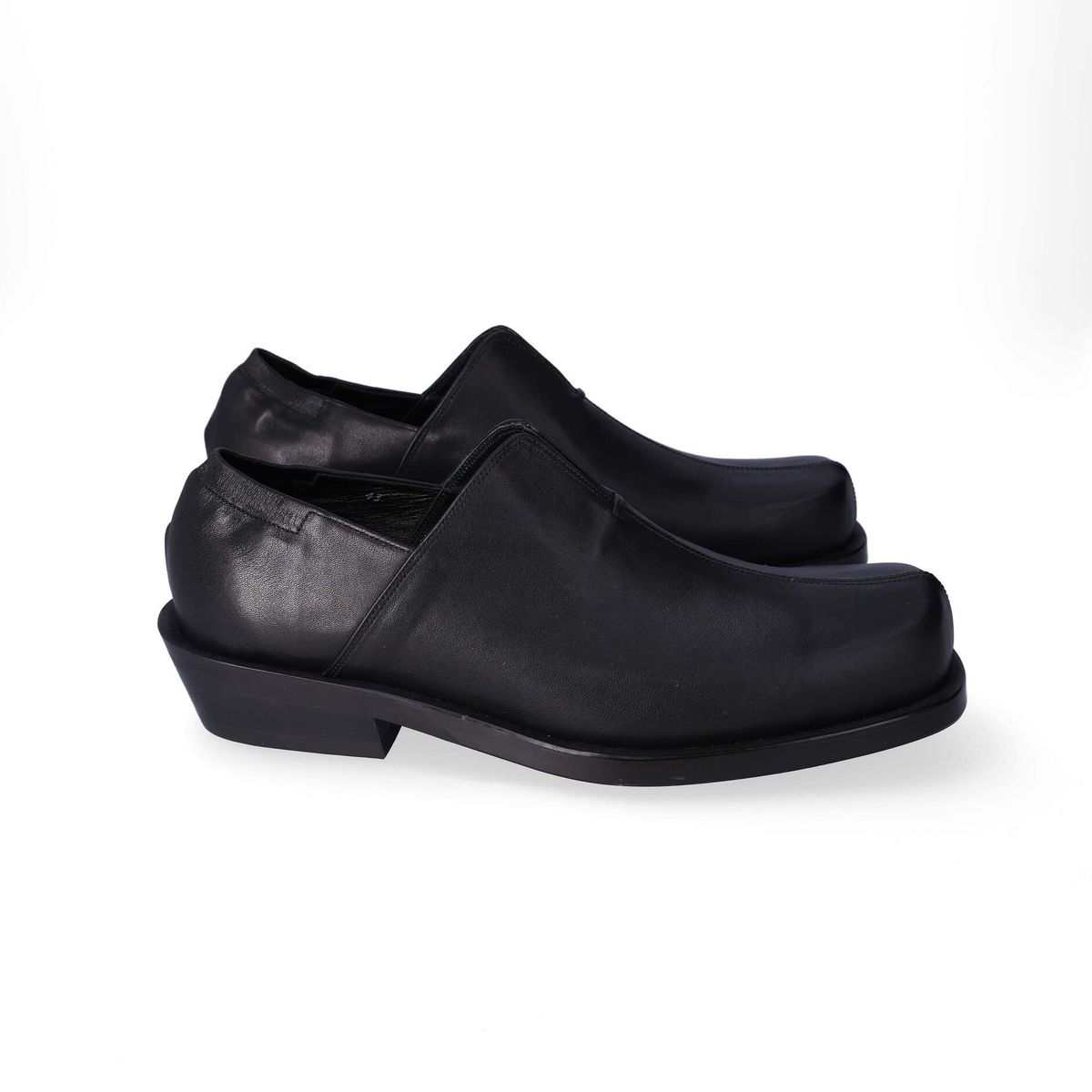 누스미크(NUOSMIQ) NUJAN Slip-Loafers Black
