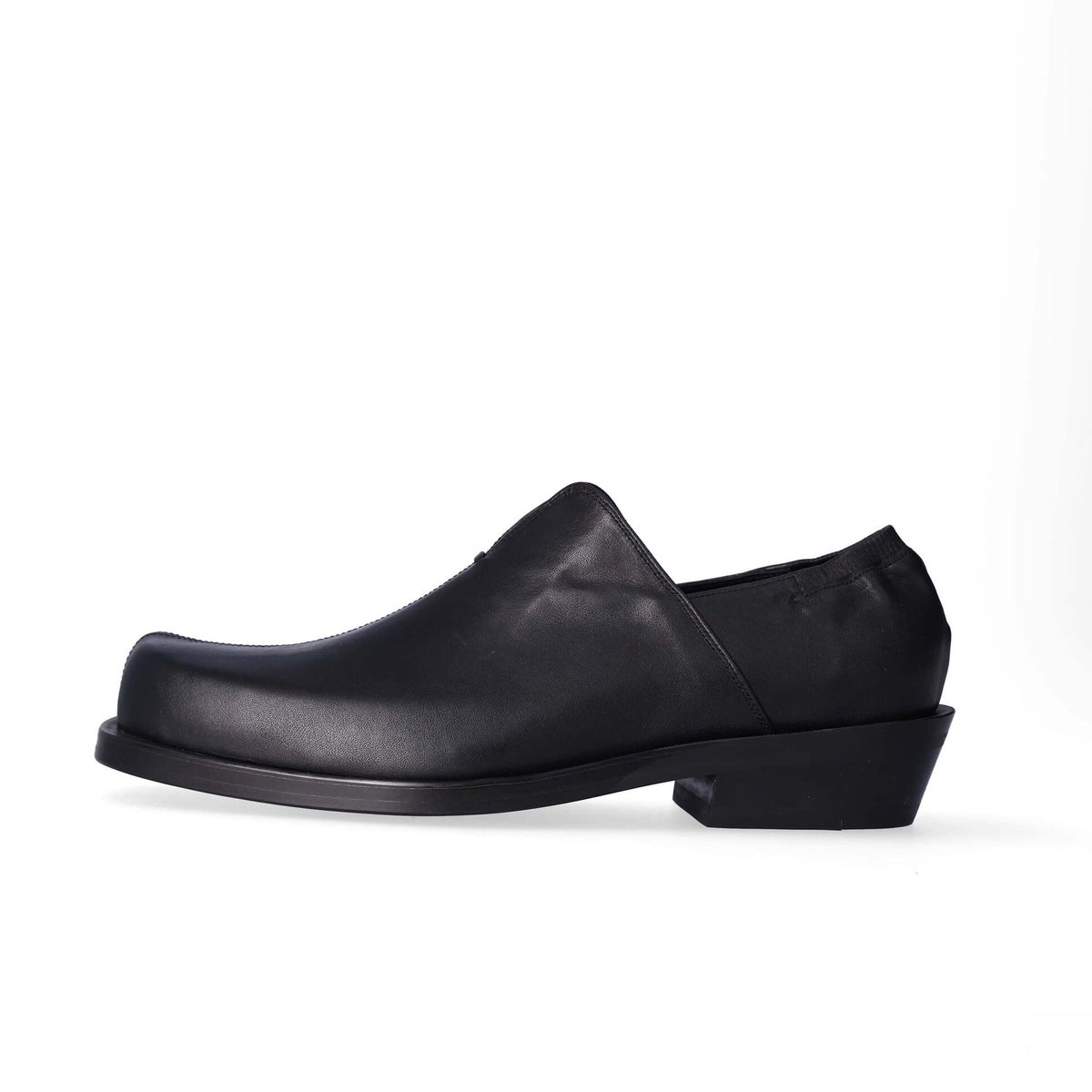 누스미크(NUOSMIQ) NUJAN Slip-Loafers Black